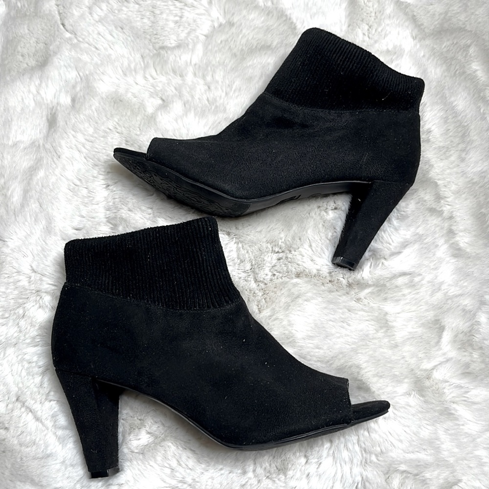 Mootsies Tootsies open toed ankle boots